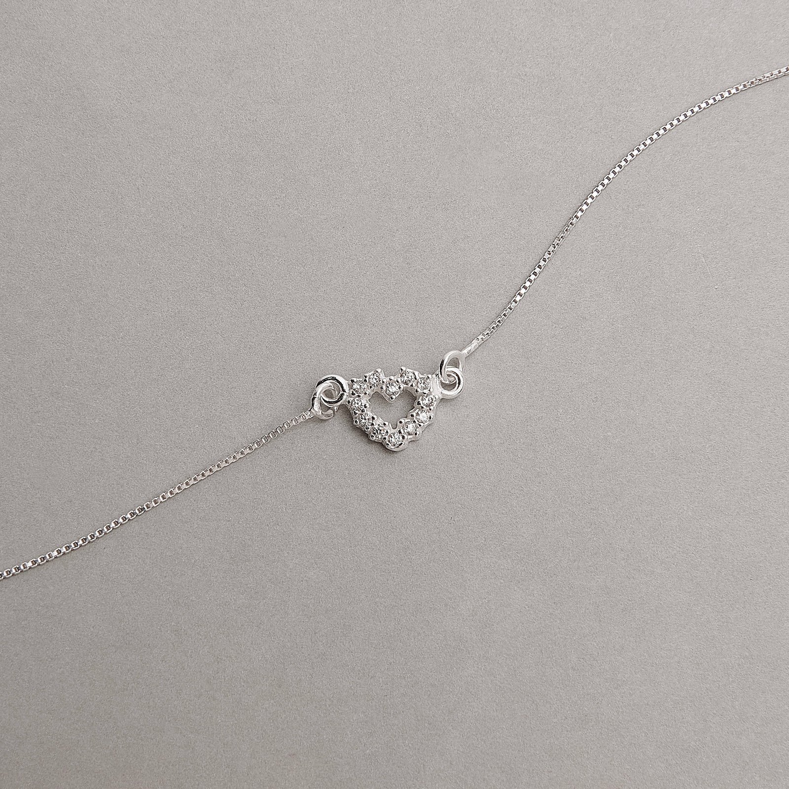 Pulseira entremeio coração vazado cravejado 8mm 19+3cm