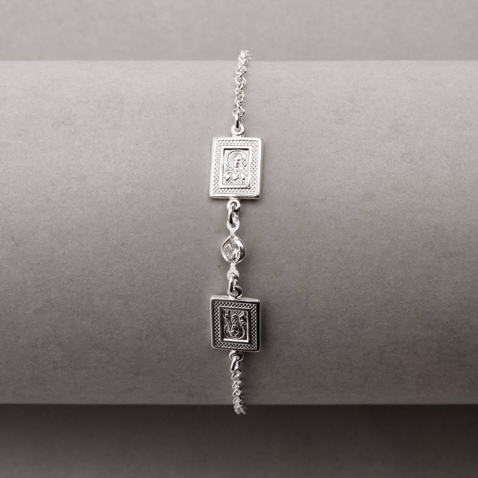 Pulseira entremeio medalhas Sagrado Coração verso salmos e zircônia 16+4cm