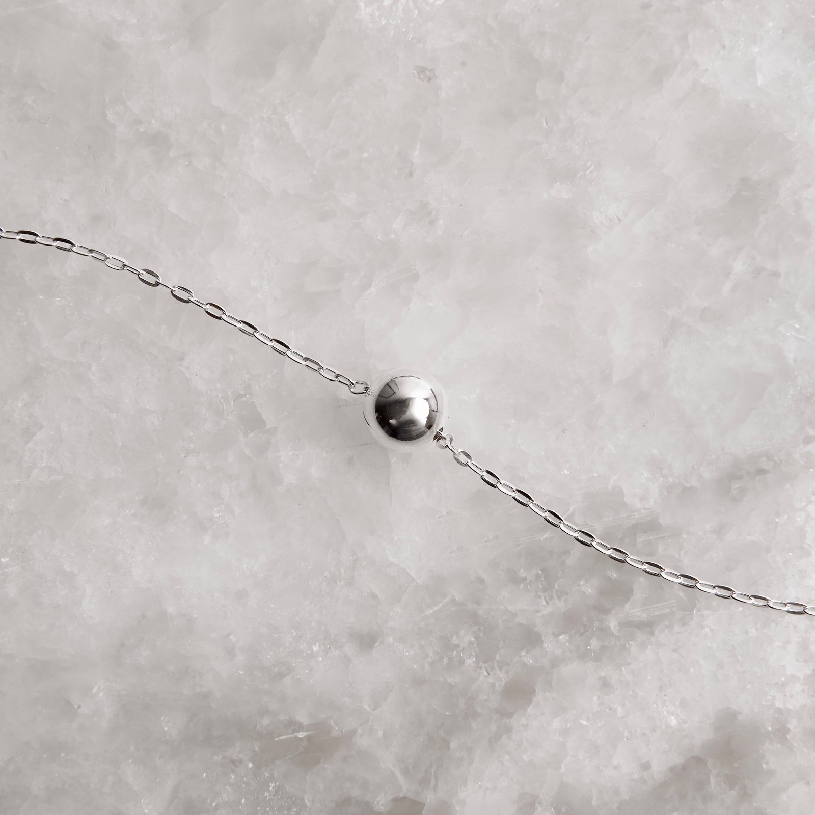 Pulseira entremeio bola 8mm corrente cadeado 16+4cm