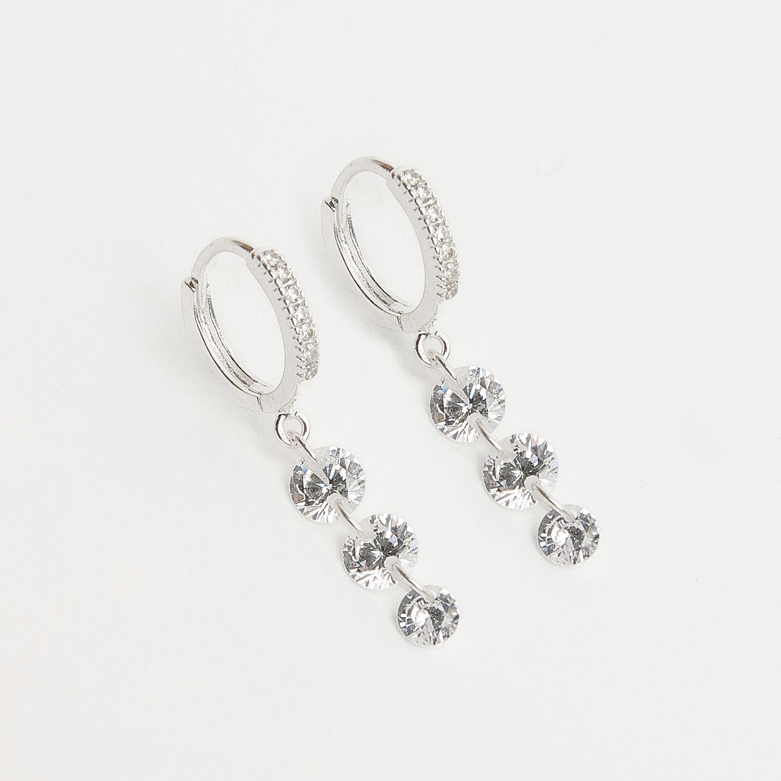 Imagem Argola click cravejada 11mm pingente 3 zircônias