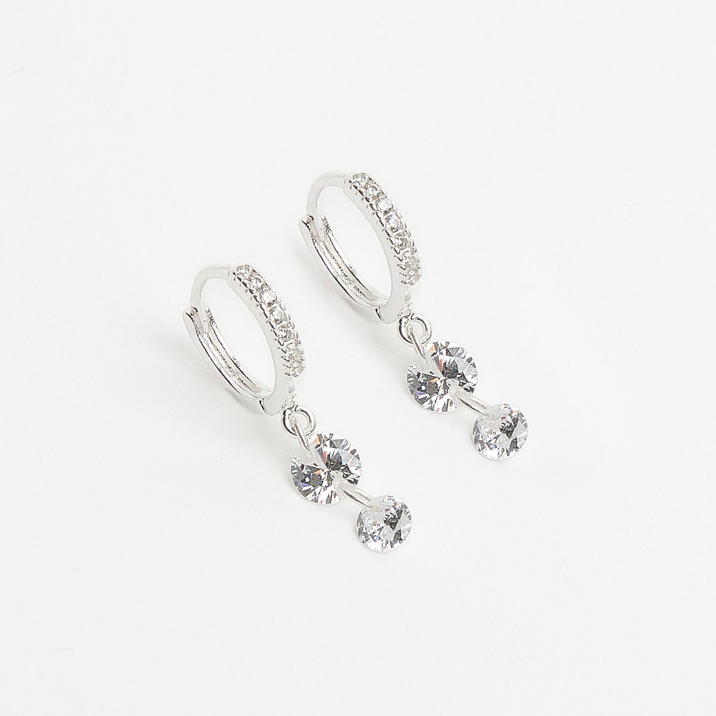 Imagem Argola click cravejada 11mm pingente 2 zircônias