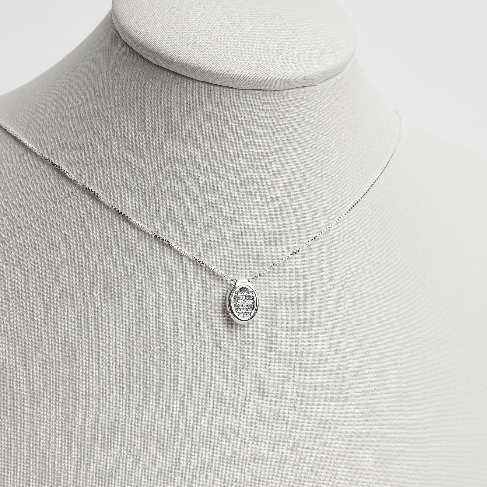 Escapulário medalha oval tradicional verso Salmos passante v15 60cm