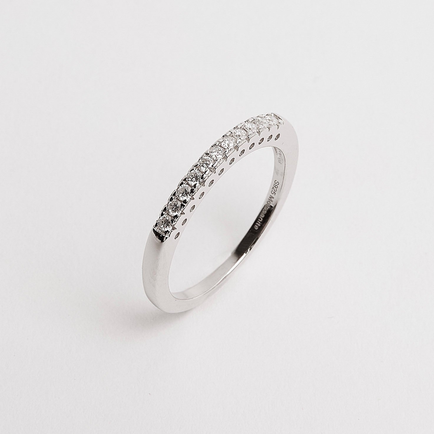 Anel meia aliança moissanite 1.5mm ródio