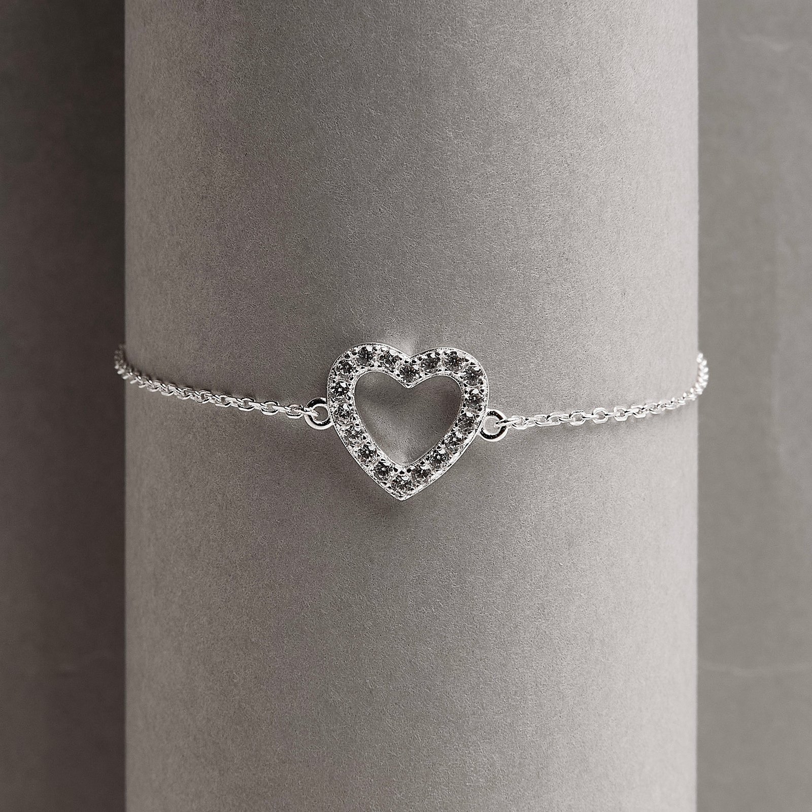 Imagem Secundária Pulseira entremeio coração vazado cravejado 11mm 16+4cm