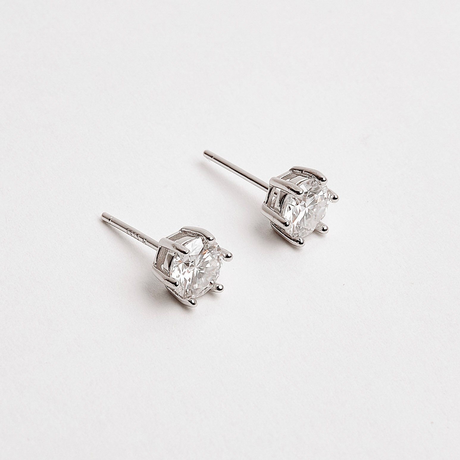 Imagem Secundária Brinco moissanite 6mm ródio