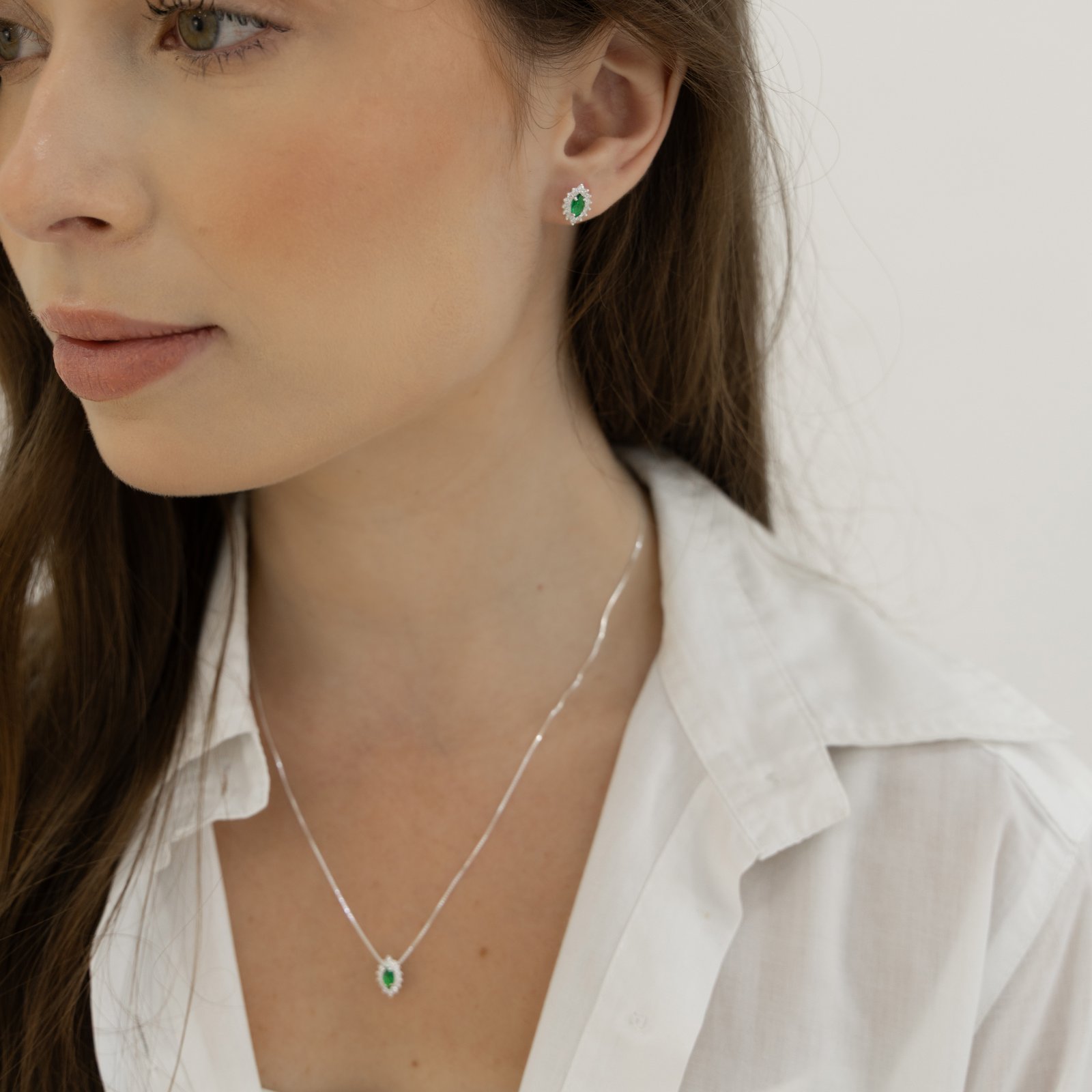 Conjunto brinco e colar zircônia navete esmeralda com cravejado 10mm 45cm