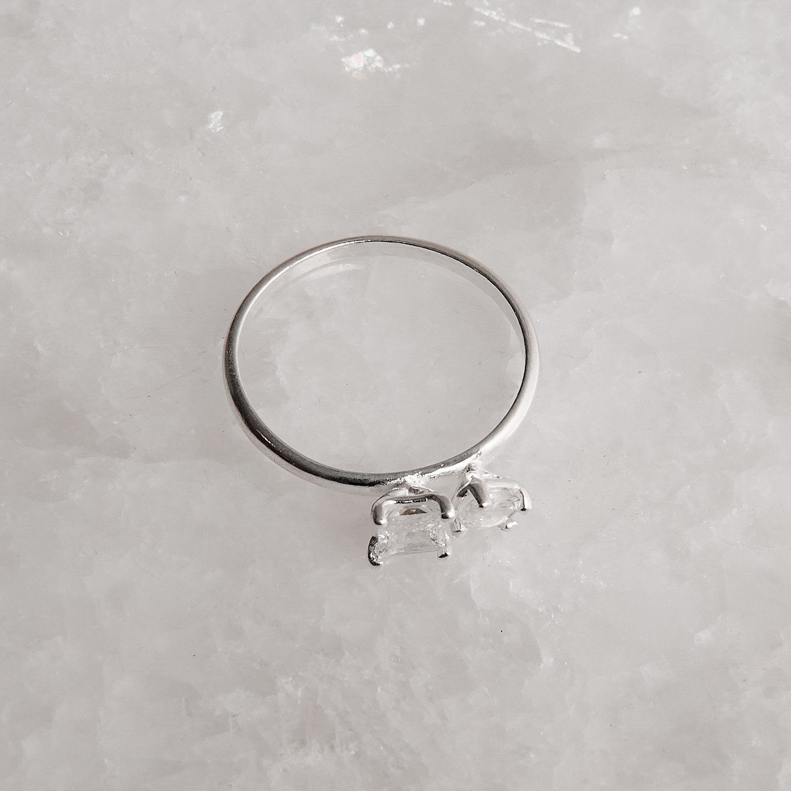 Anel zircônias quadrada e oval cristal
