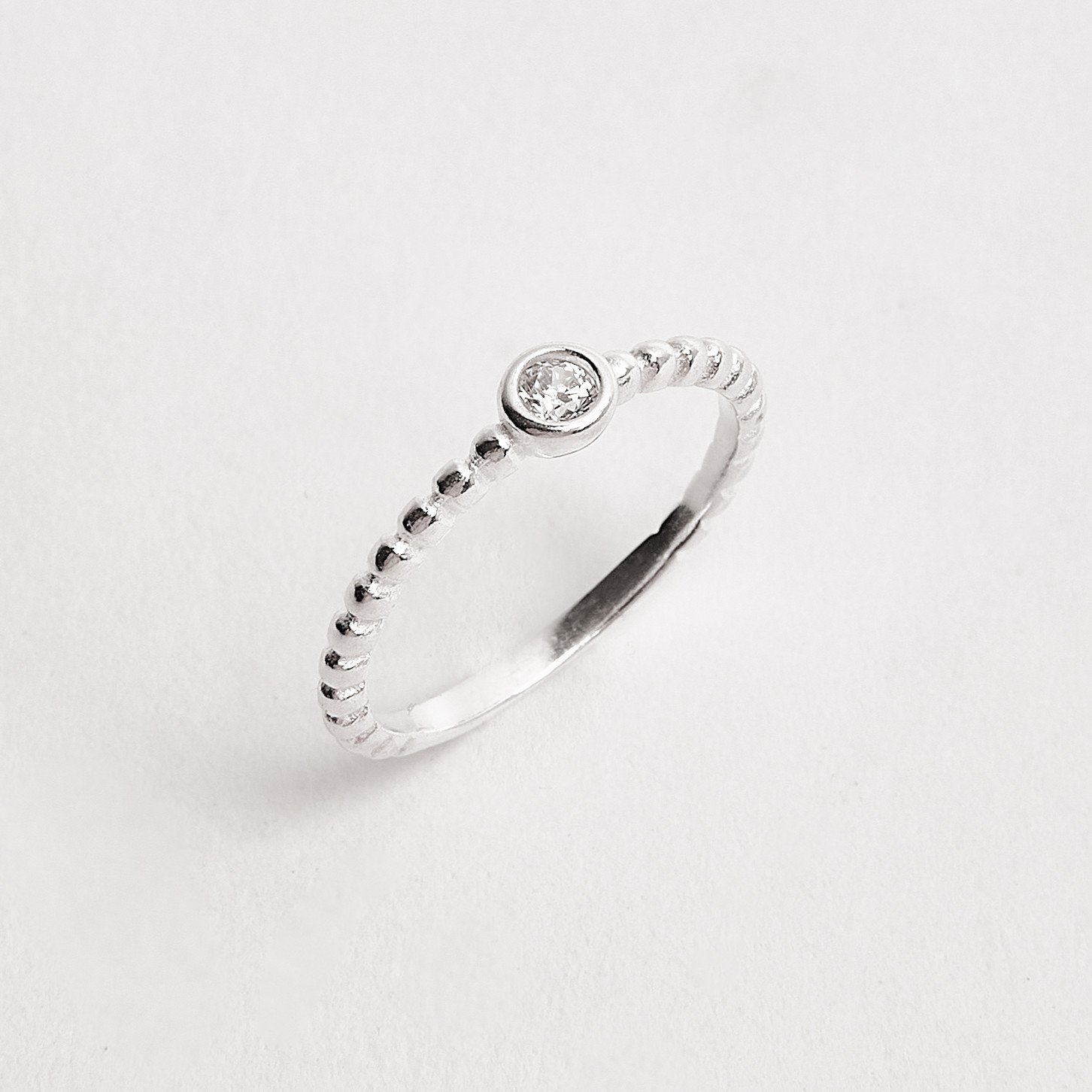 Imagem Secundária Anel fio bolinhas com zircônia embutida