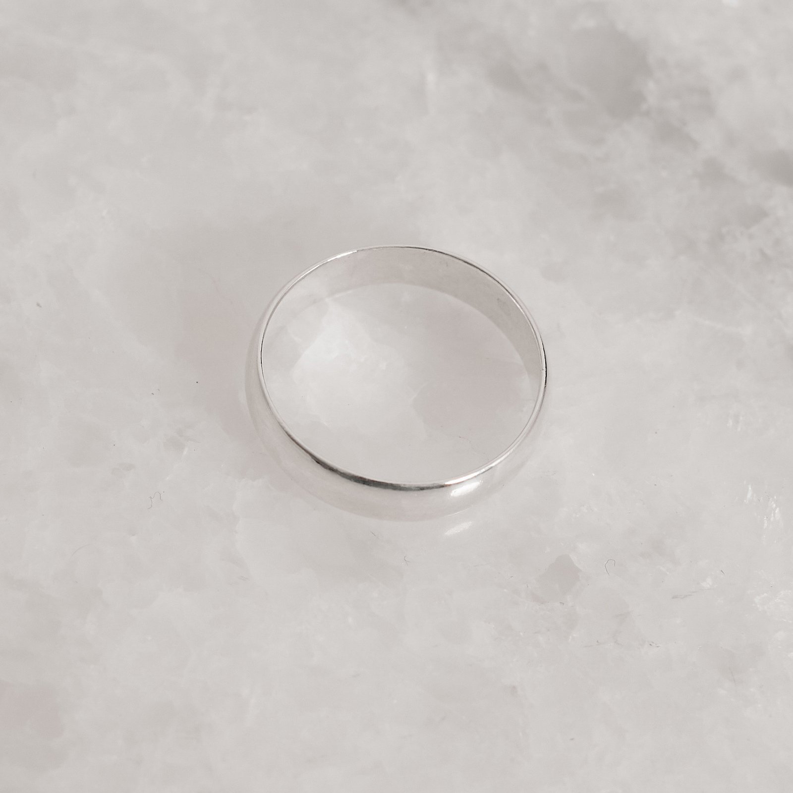 Aliança fio meia cana 4mm