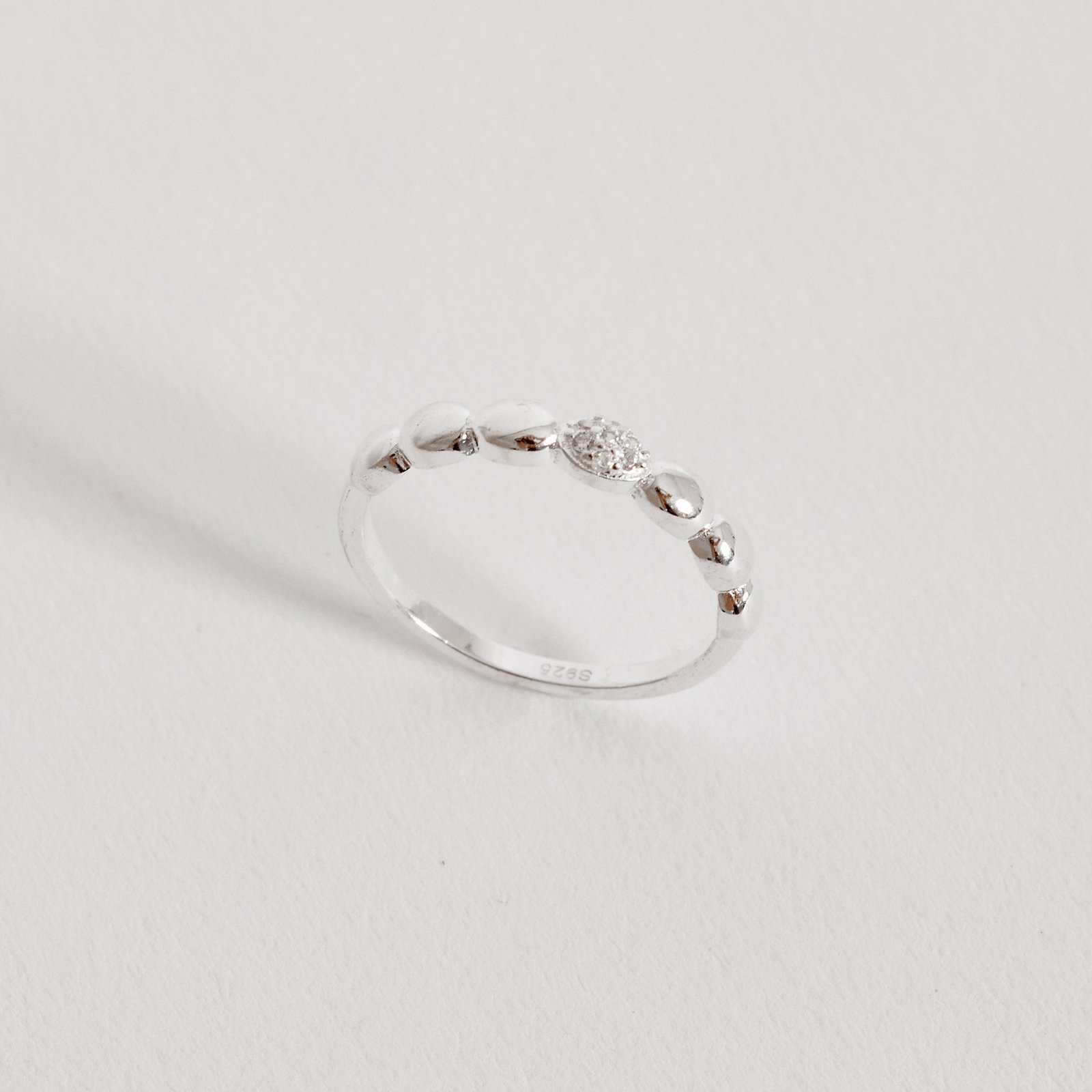 Anel gomos com cravejado