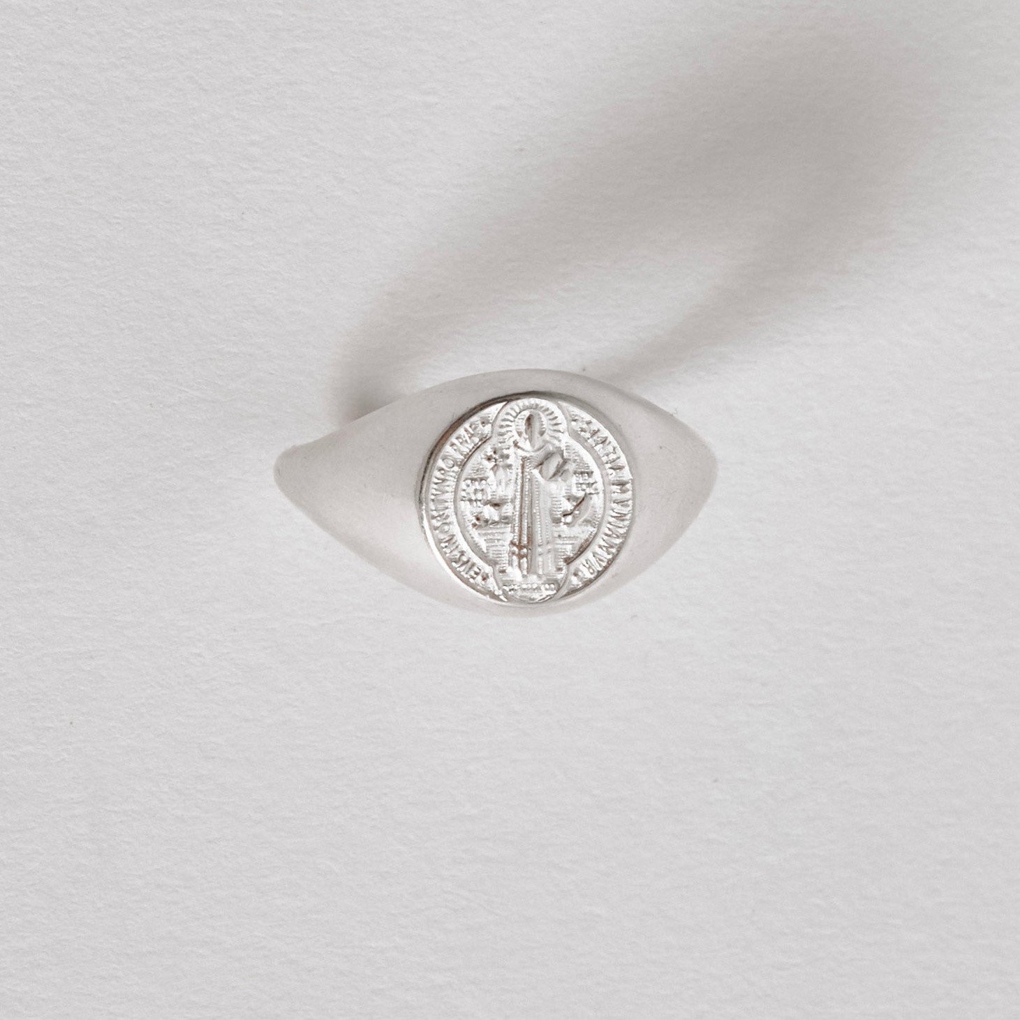 Anel largo medalha São Bento 