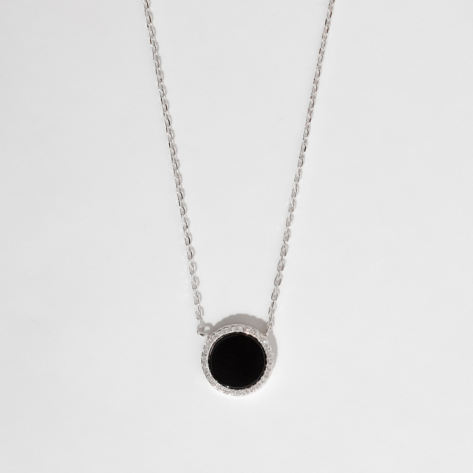 Colar círculo pedra ônix com cravejado 12mm corrente cadeado 45+5cm