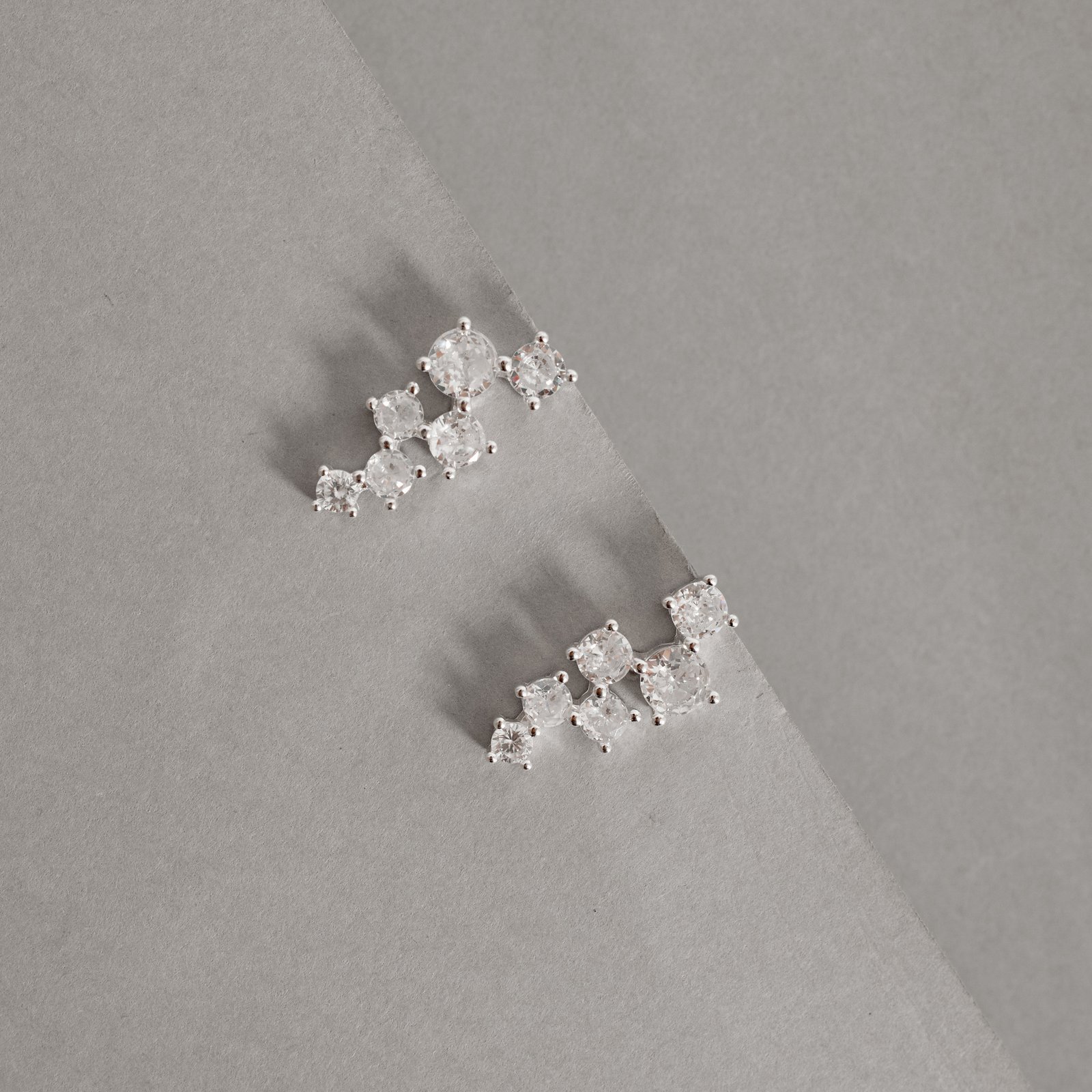 Imagem Secundária Brinco zircônias redondas 21mm