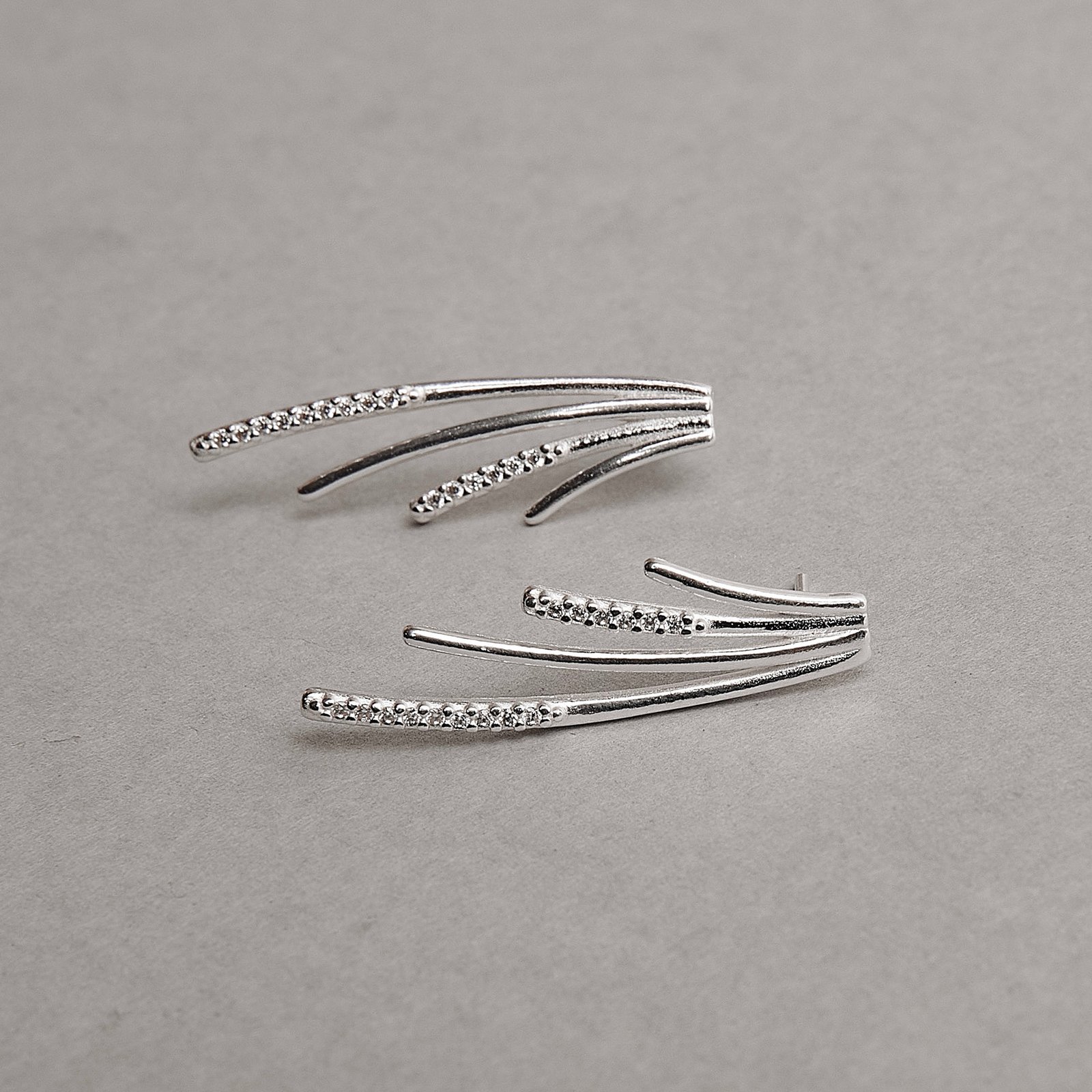 Brinco bastões liso e cravejado 30mm