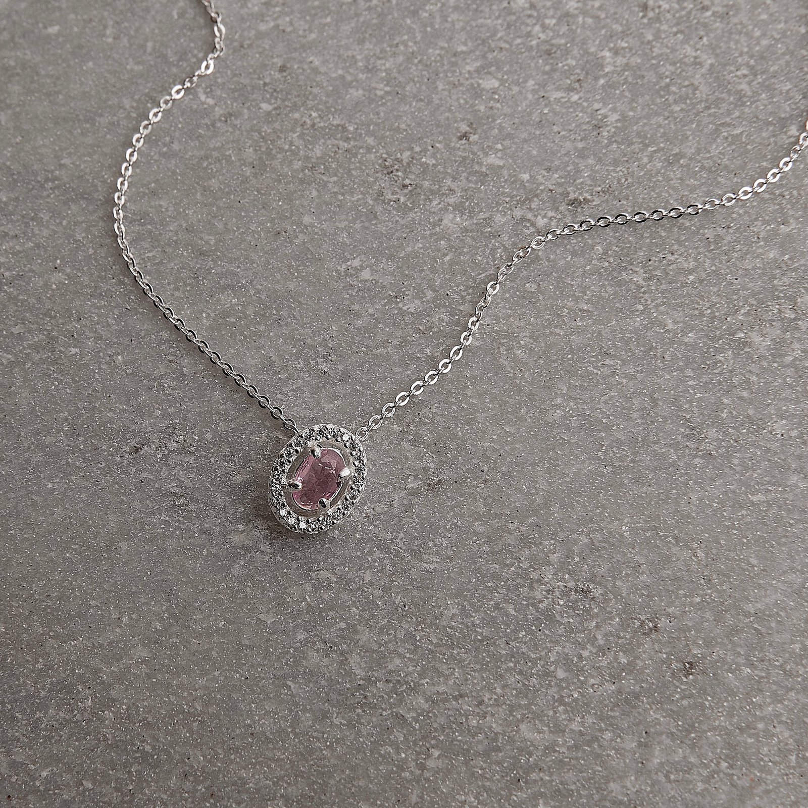 Colar zircônia oval rosa com cravejado 11mm corrente cadeadinho 45cm