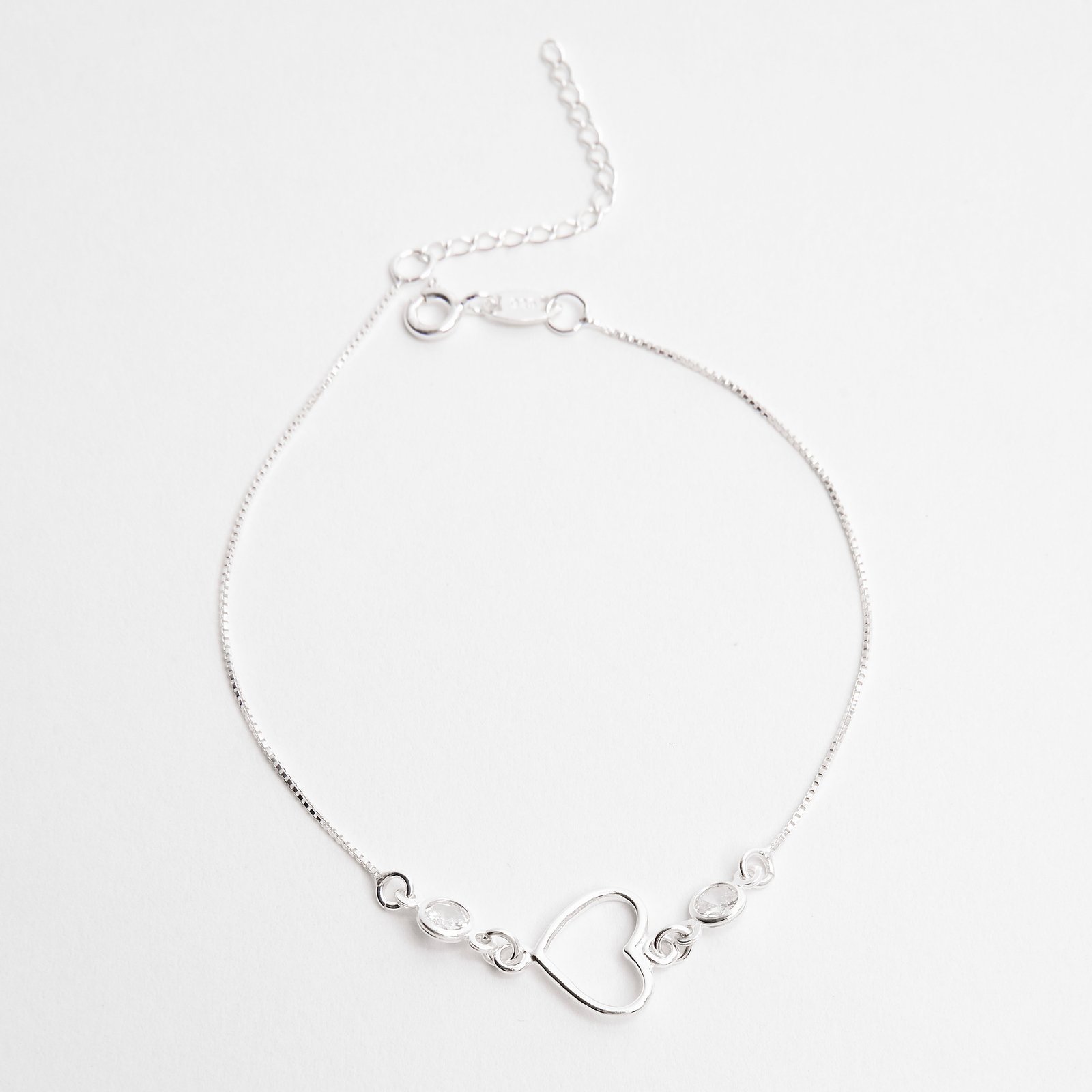 Imagem Pulseira entremeio coração vazado com zircônias 5mm 19+3cm