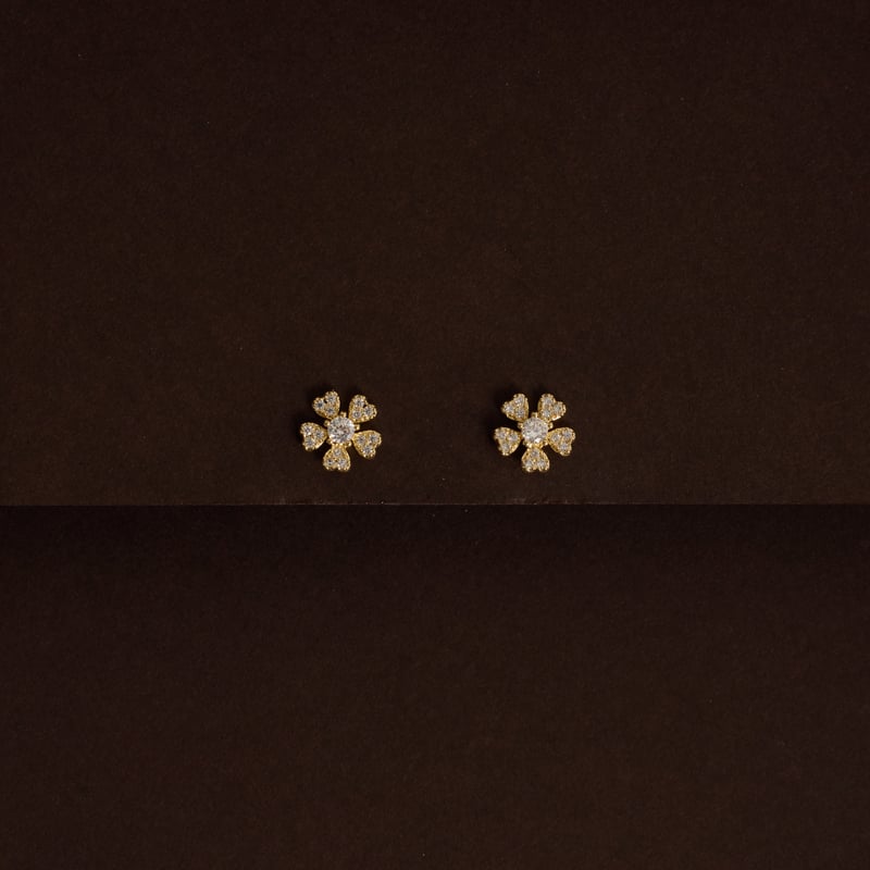 Brinco flor cravejada 9mm