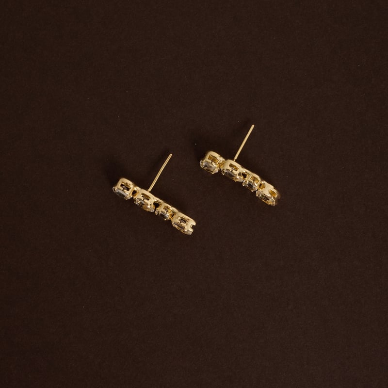 Brinco zircônias redonda e gota 22mm tarraxa asa