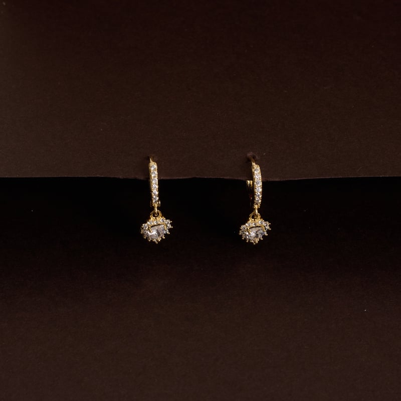 Argola click cravejada 11mm pingente zircônia coração