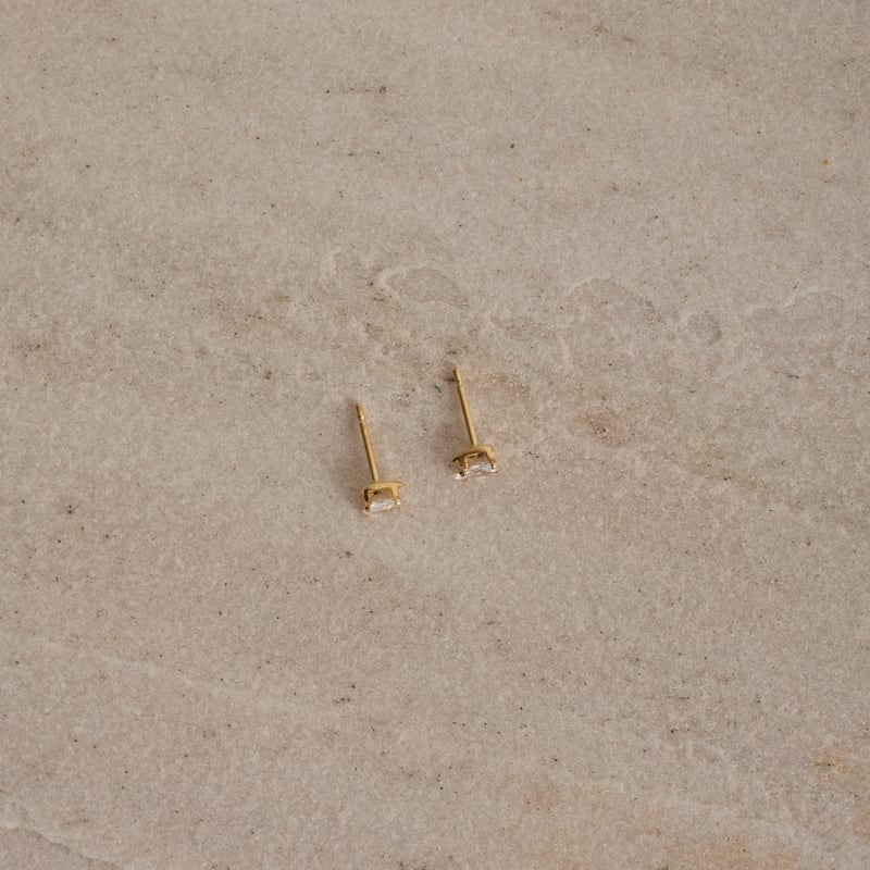 Brinco zircônia gota caixa alta 5mm