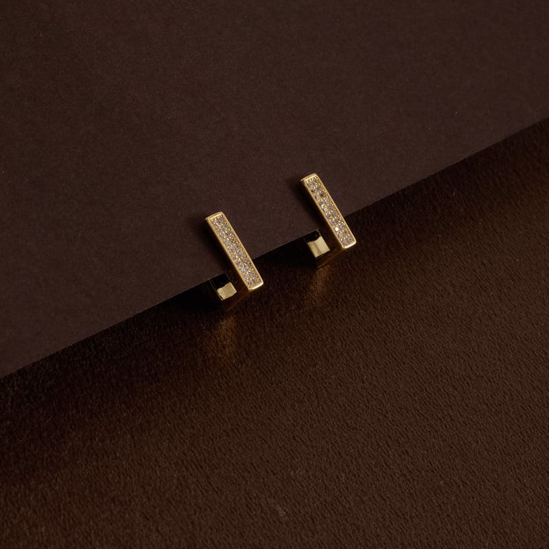 Argola retangular cravejada 14mm tarraxa