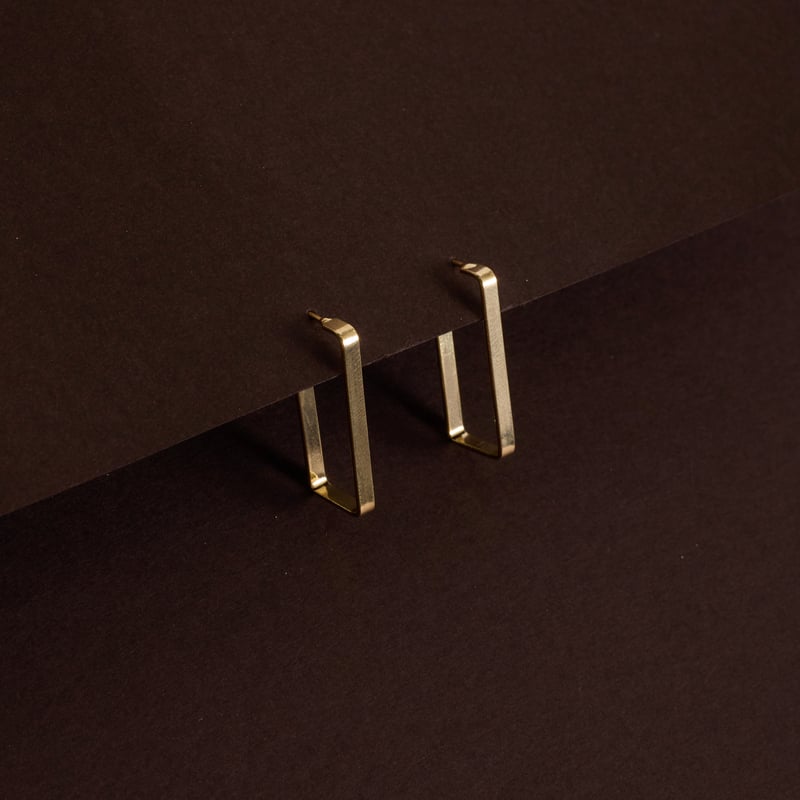 Argola retangular fio achatado 26mm tarraxa