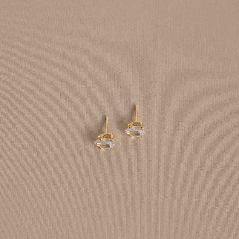 Brinco zircônia gota caixa alta 6mm