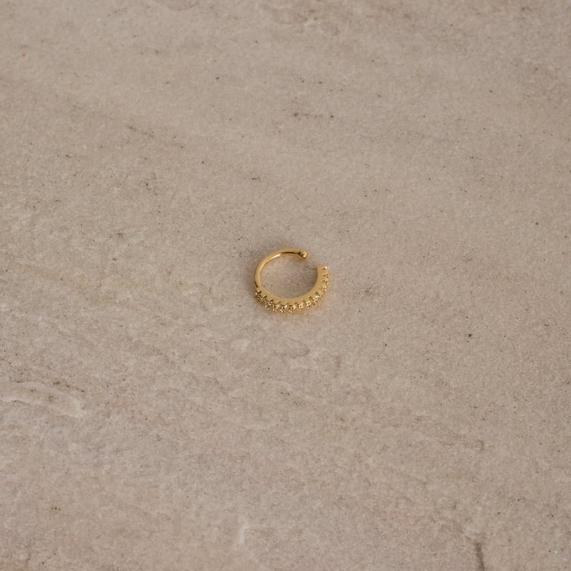 Piercing fake argola com zircônias