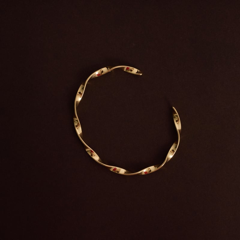 Bracelete fio achatado torcido 3.4 regulável