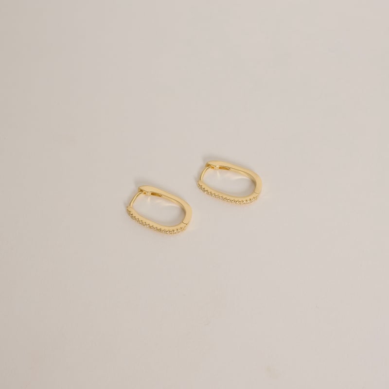 Argola click oval cravejada 17mm