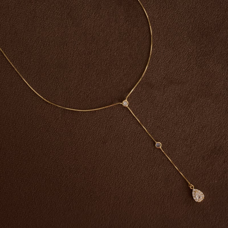 Colar gravatinha zircônias redonda e gota com cravejado 9mm 50cm com alongadora