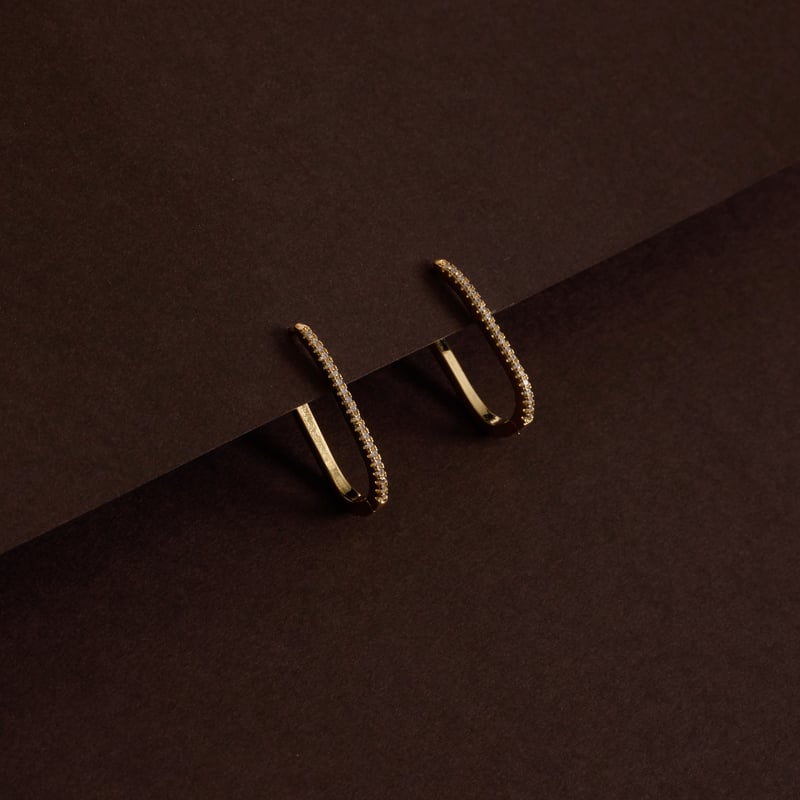 Argola click oval cravejada 23mm