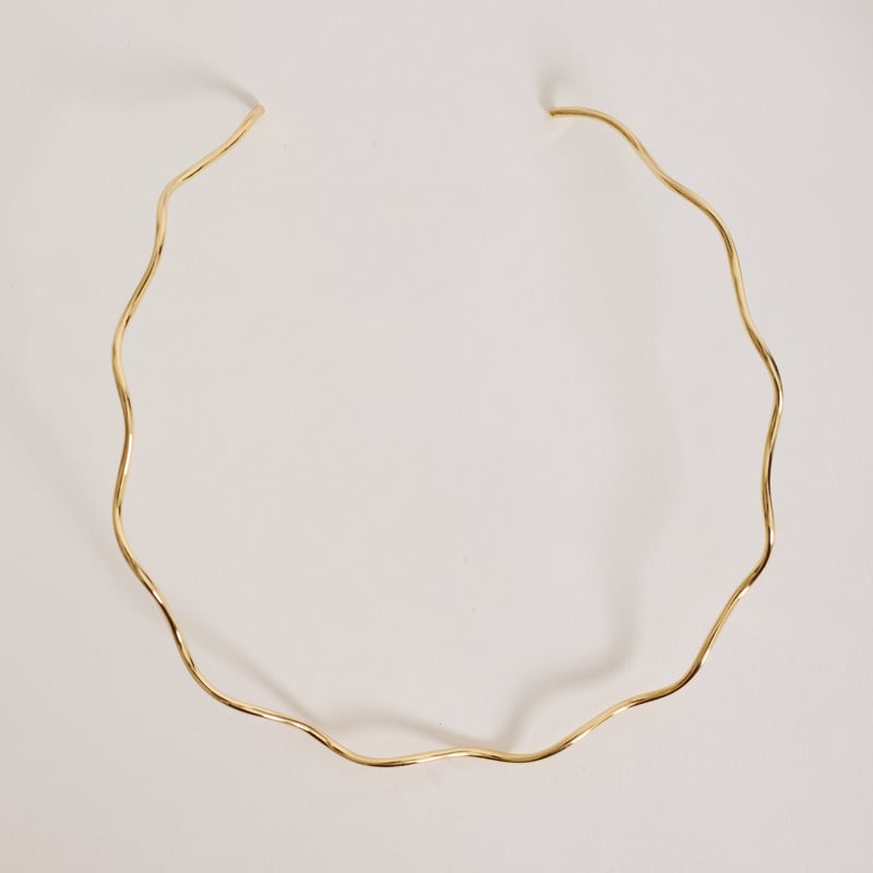 Choker aro fio ondulado