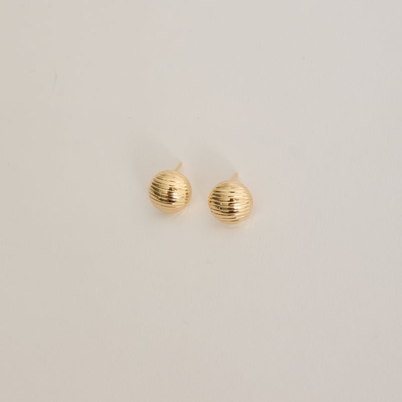 Brinco meia bola riscada 12mm