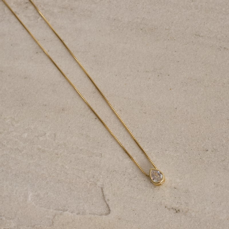 Colar zircônia gota embutida 8mm 45cm com alongadora