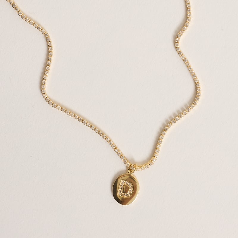 Colar Riviera pingente medalha letra D cravejada 12mm 40cm com alongadora