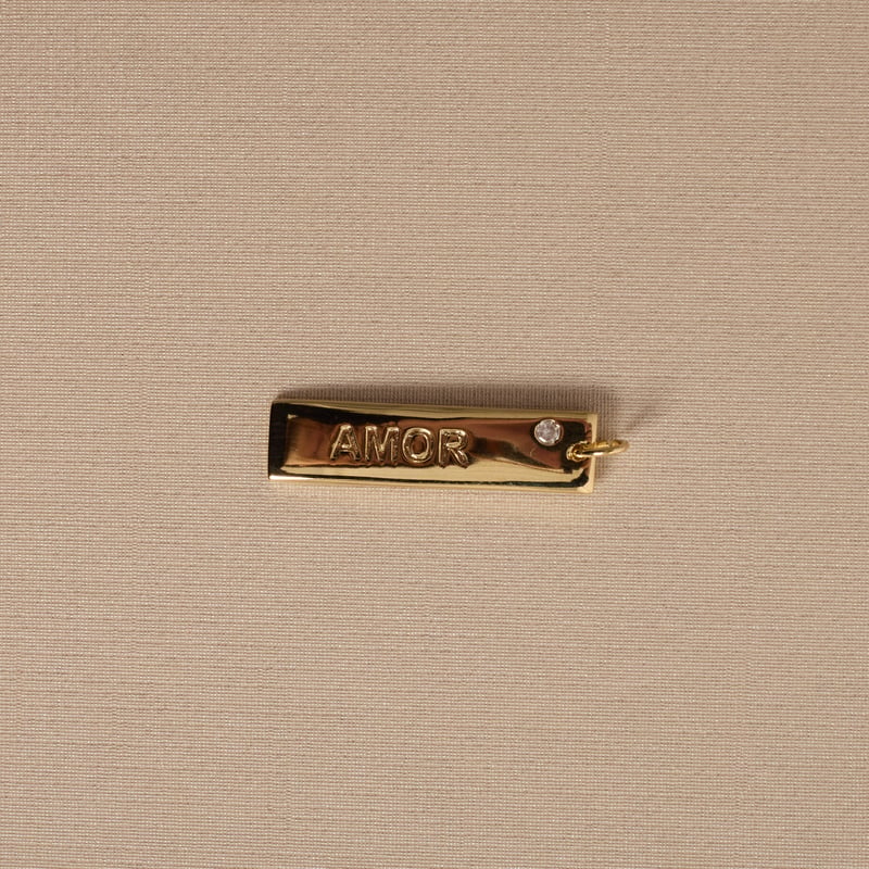 Pingente placa amor 29mm detalhe zircônia  