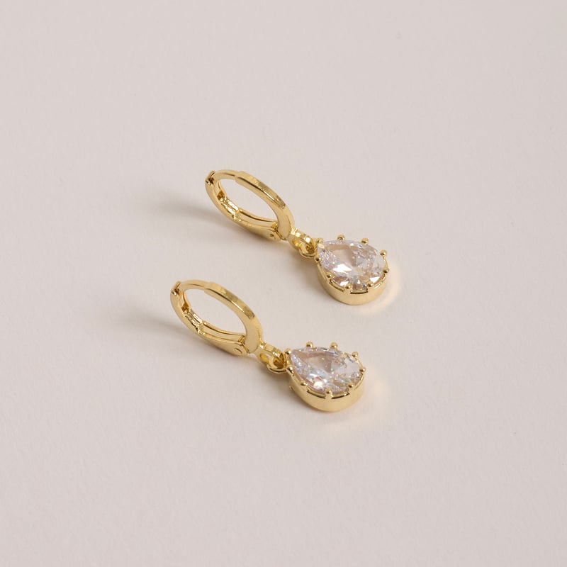 Argola 11mm pingente zircônia gota