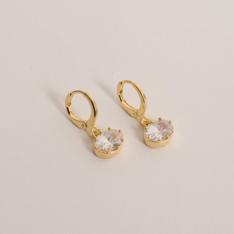 Argola 11mm pingente zircônia oval 8mm