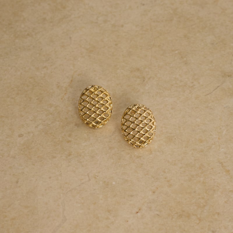 Brinco oval rendado 15mm