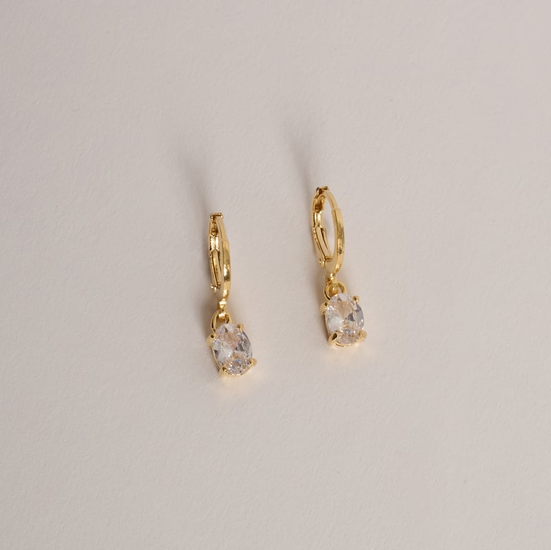 Argola 11mm pingente zircônia oval