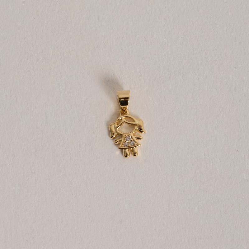 Pingente menina detalhe cravejado 9mm 