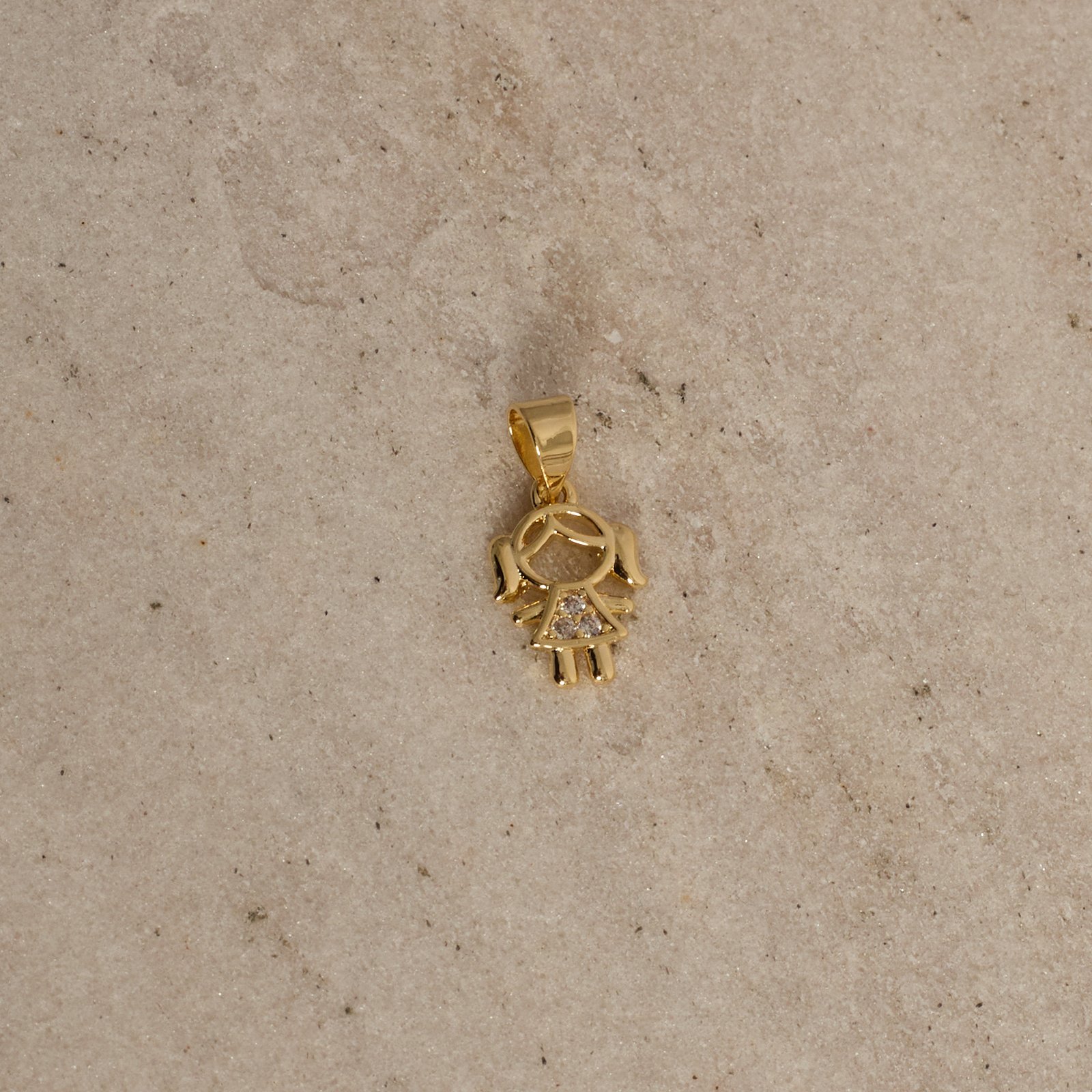 Pingente menina detalhe cravejado 9mm 