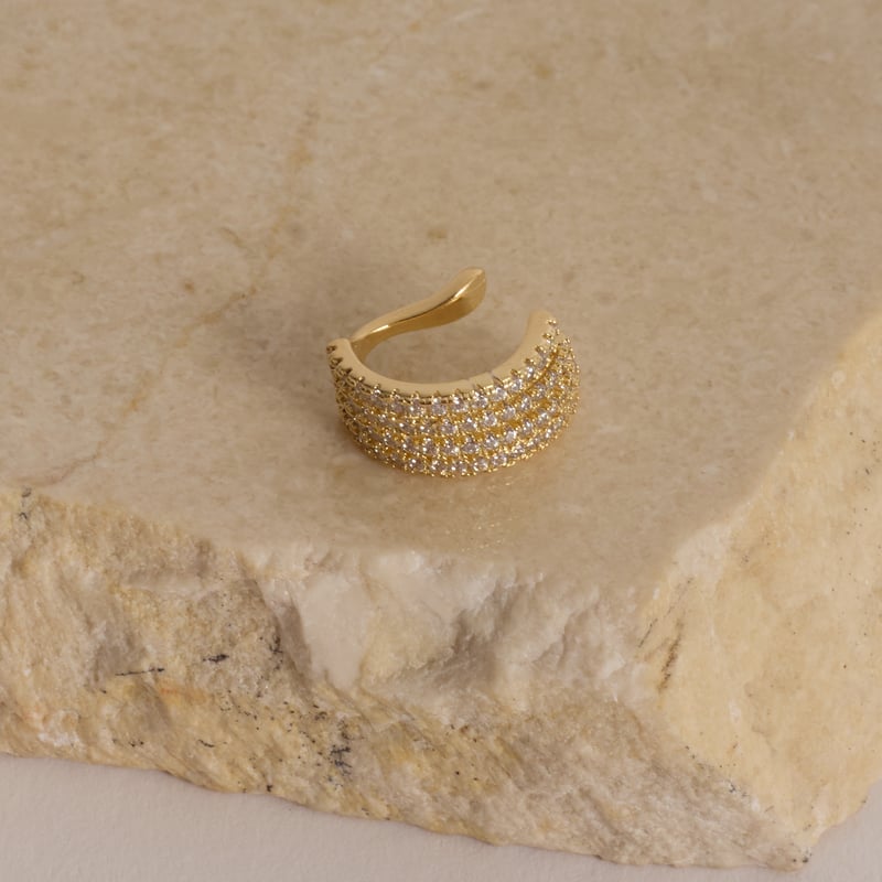 Piercing fake argola larga cravejada
