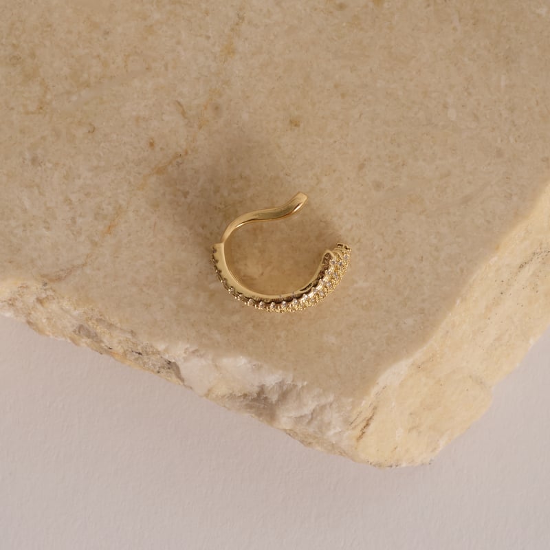 Piercing fake argola larga cravejada