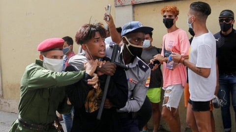 Cuba Launches 24-Hour Hotline for Public Complaints Against Police