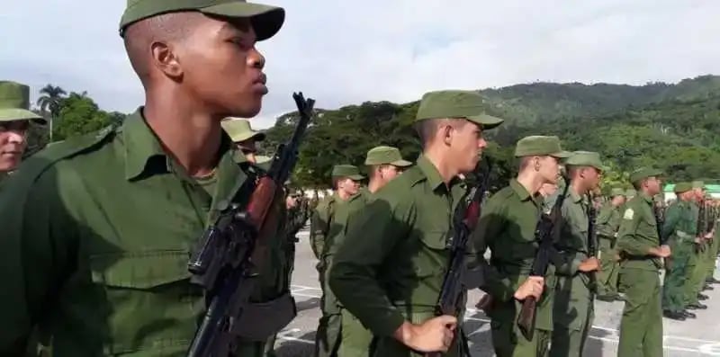Jóvenes Mueren en Servicio Militar en Cuba: Aumenta Debate