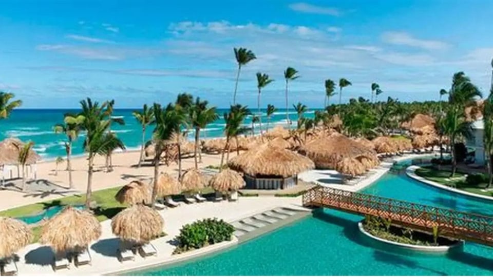 ¿Te vendieron la luna y te dieron una piña? Familias cubanas estafadas con viajes a Punta Cana