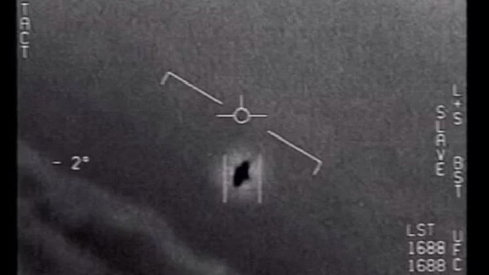 ¿Qué Pitos y Flautas Son Esos Ovnis Que Trump Soltó del Pentagono?