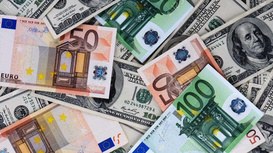 ¿Y el dólar en Cuba? Se queda pegao en 515, ¡y eso que el euro se cree millonario!